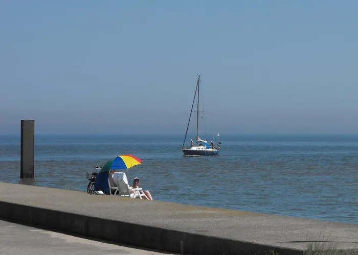 Nordseehostel Am Bahnhof Занде