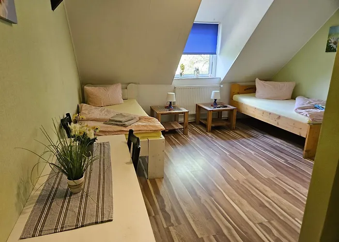 Nordseehostel Am Bahnhof Хостел Занде