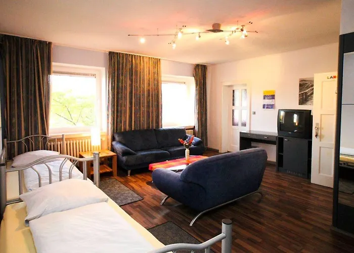 Nordseehostel Am Bahnhof Хостел Занде